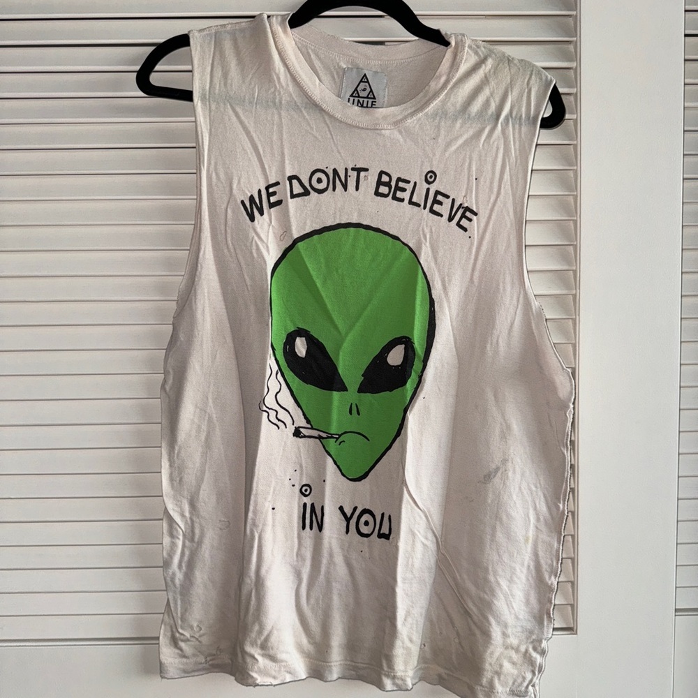 Unif distressed graphic tank size XS